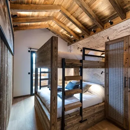 Spacious And Modern With Views *